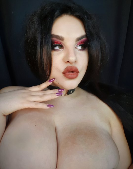 1 pic. bitch or good girl??? https://t.co/rWLECnUe3q