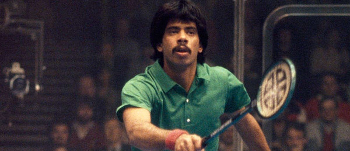 From 1981 to 1986, Jahangir was unbeaten and during that time won 555 consecutive matches – the longest winning streak by any athlete in top-level
