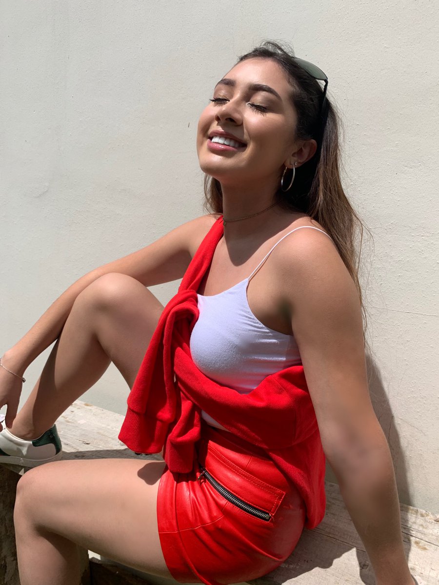 Muy feliz, muy agradecida. ¡buen día  a todos ¡Es un hermoso día! ❤️in red ❤️¿1,2,3,4?