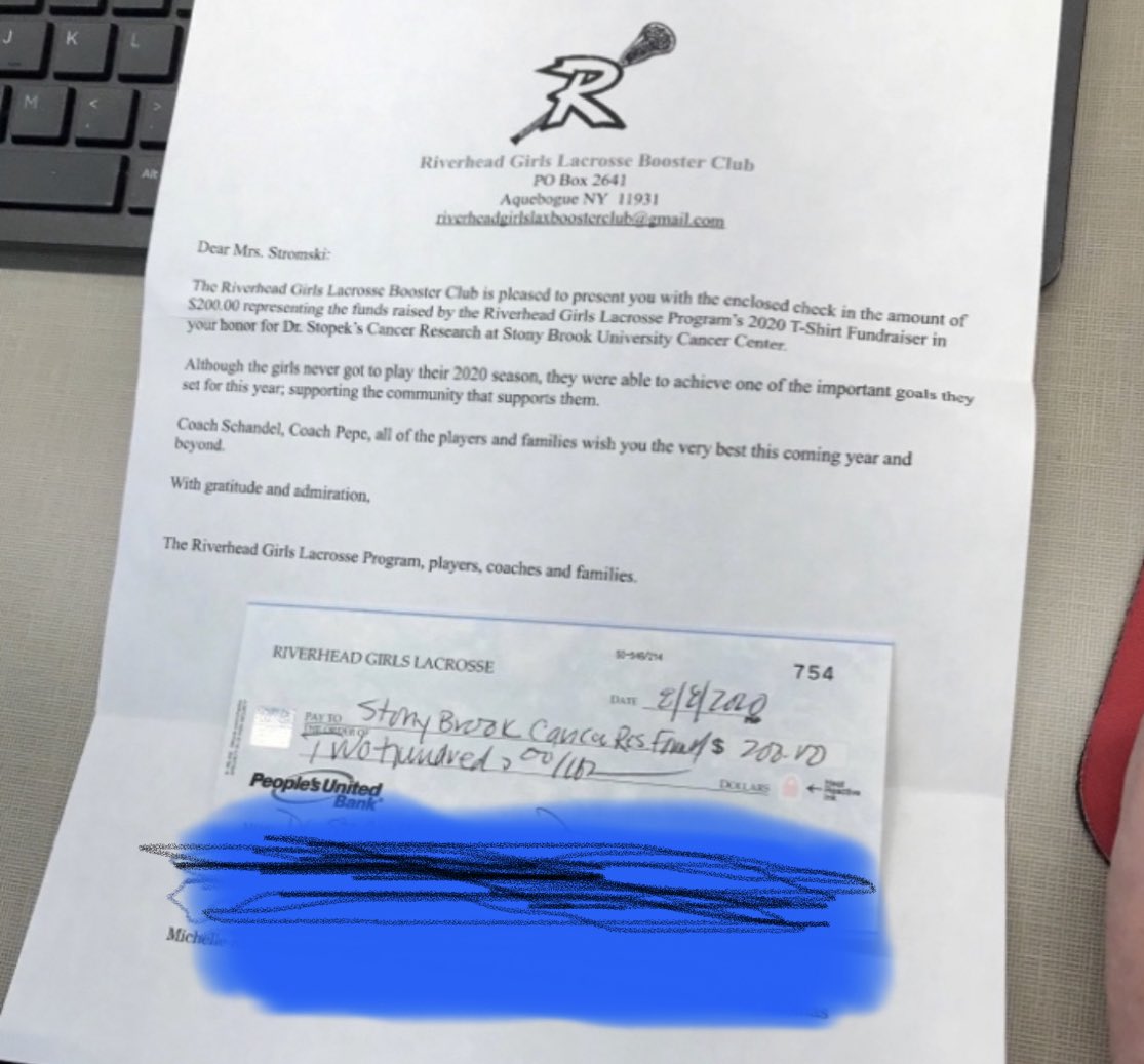 Kstrom13's tweet photo. Not only is my calcium holding, and my CEA levels dropping, but my oncologist at @StonyBrookMed received another donation from @RiverheadCSD girls varsity LAX team for stage four research! #riverheadstrong #stagefourneedsmore @RiverheadLOCAL @tonateach https://t.co/sgg4pYSz44