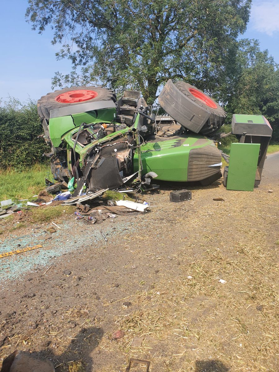 LambJacqui's tweet photo. Driver of tractor walked away with 3 broken ribs and his cab dog broke his leg, pick up driver not so lucky with serious injuries. https://t.co/90nZET1gBc