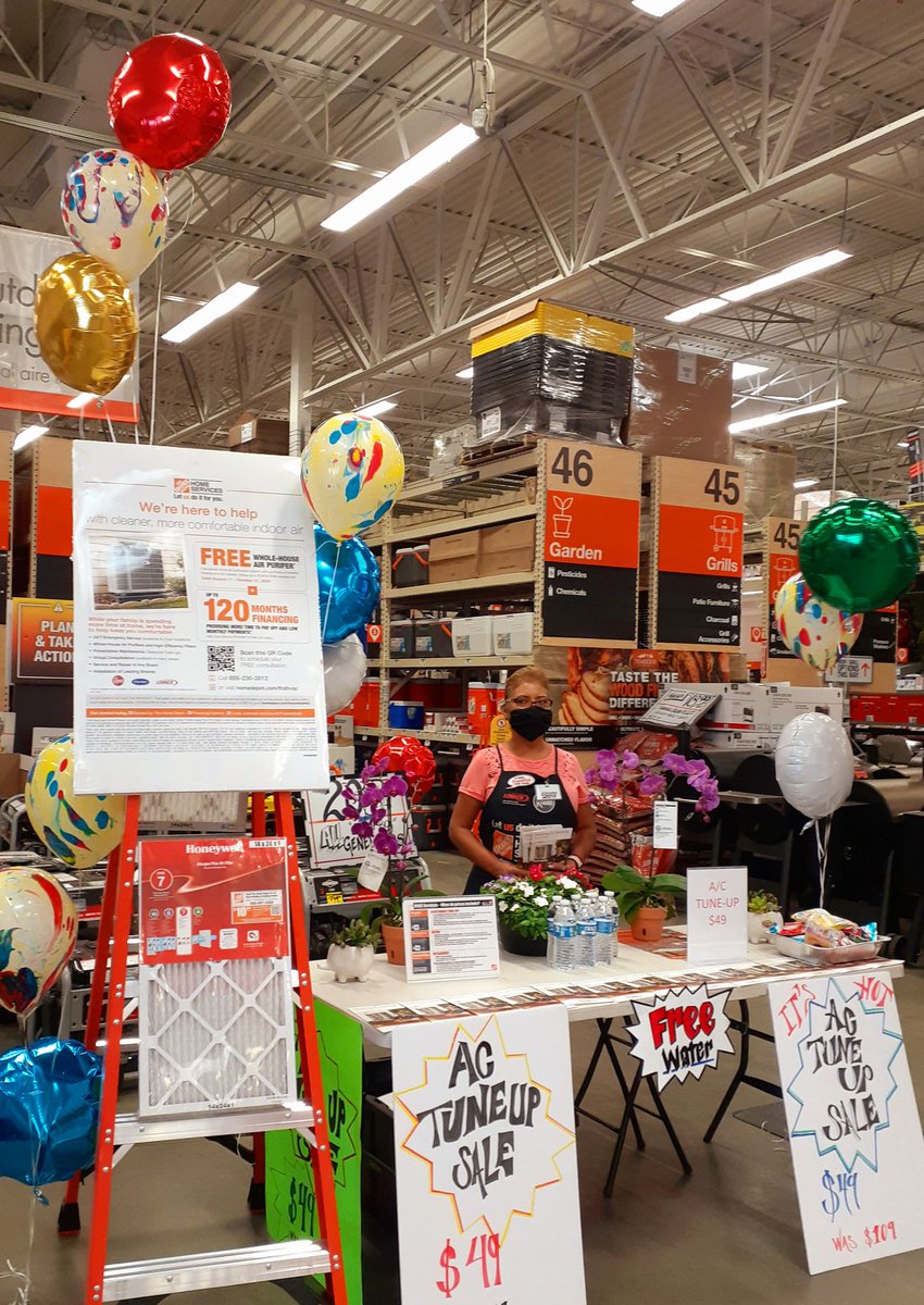 Everyday we're  Hustling at Auburn 8597. We ARE your 1 Stop Shop. 
#PacNorthProud. #AlmightyAuburn
#D172Proud