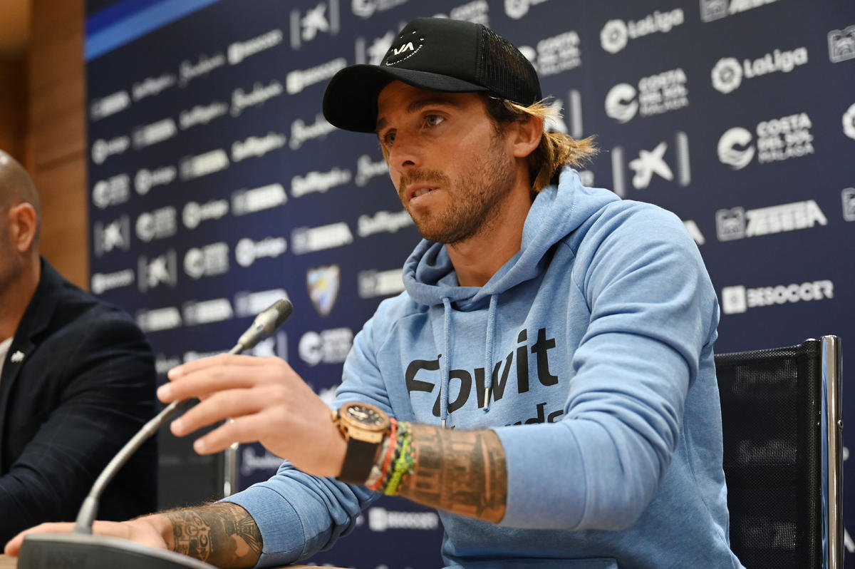 Exclusive: @AaronBoria7 on <a href="/Nike/">Nike</a> sponsored <a href="/ClubCostaCity/">Club Costa City</a>, talks empowering Elche's youth foxsports1340am.com/exclusive-aaro… via: <a href="/1340AMFOXSports/">FOX Sports Radio1340</a> <a href="/DeanPerretta/">Dean Perretta</a> 🇪🇸 #ClubCostaCity #Fútbol #Elche