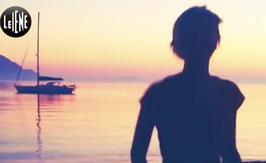 CorriereUmbria's tweet photo. Nadia Toffa, il video in cui balla al tramonto andato in onda per l'ultima volta. #LeIeneperNadia #LeIene #NadiaToffa #LeIeneperNadia #Toffa #Italia1  https://t.co/xHdl2Seux1 https://t.co/N2lRJJ7Dlm