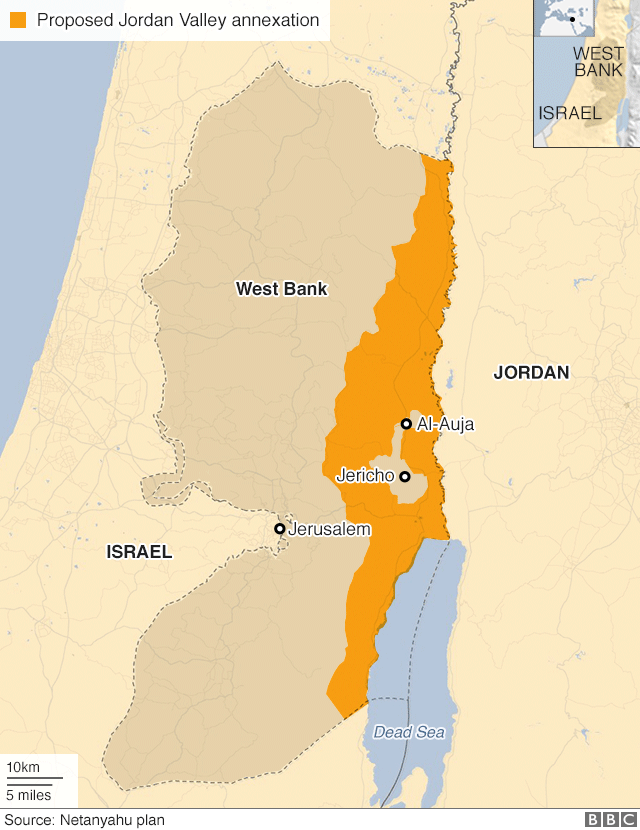 Tapi UAE justify tindakannya sebab Israel turut menangguhkan perancangan penaklukan (annexation plan) yang diumumkan pada awal tahun ni ke atas sebahagian besar kawasan Tebing Barat milik Palestin secara "de jure" (mengikut undang-undang).