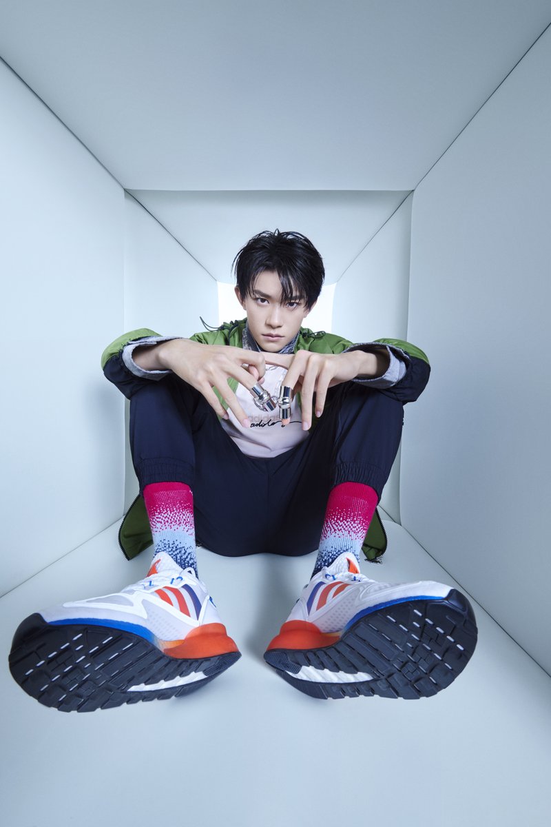 Jackson Yee #TH on Twitter: "#Qianxi Adidas 👟 ZXNEAKER Collection #JacksonYee #易烊千玺https://t.co/VYXnvzAL1I" / Twitter