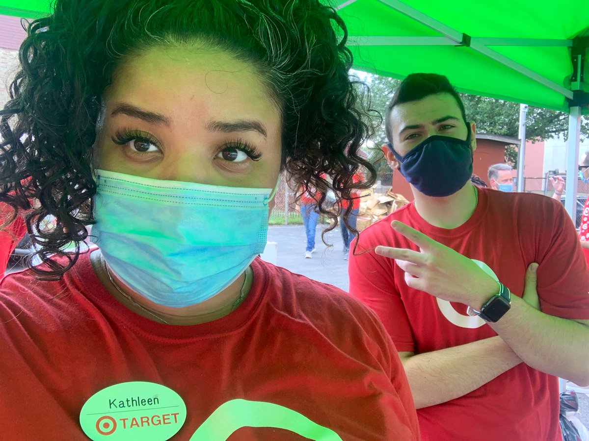 BullseyeKattttt's tweet photo. Congrats Jacob on your Intern Graduation walk! You did great 😊 Thank you for everything these last 6 weeks! ✨ Wishing you luck + the best fall semester 📚 #SOPROUD #D459Strong #APIntern #worksomewhereyoulove @KristinaWillen @PratimaMMangar @dpdash https://t.co/2ovRYBm4Kx