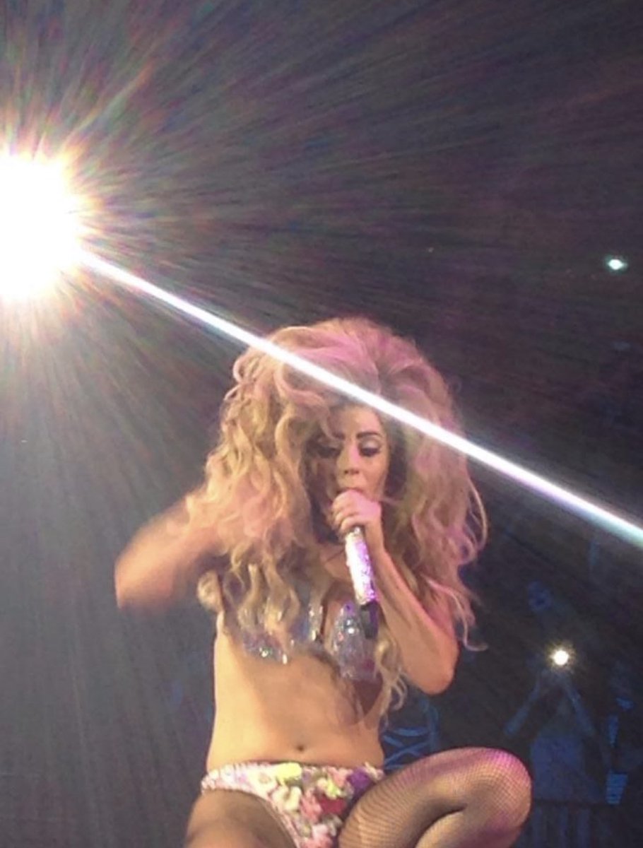 hausofsannin02's tweet photo. 6 years ago today I was at the #Artpopball and it gave me life #LadyGaga #ARTPOP #rave #LittleMonsters #mothermonster #PawsUp @ladygaga https://t.co/3r9w4n9EpK