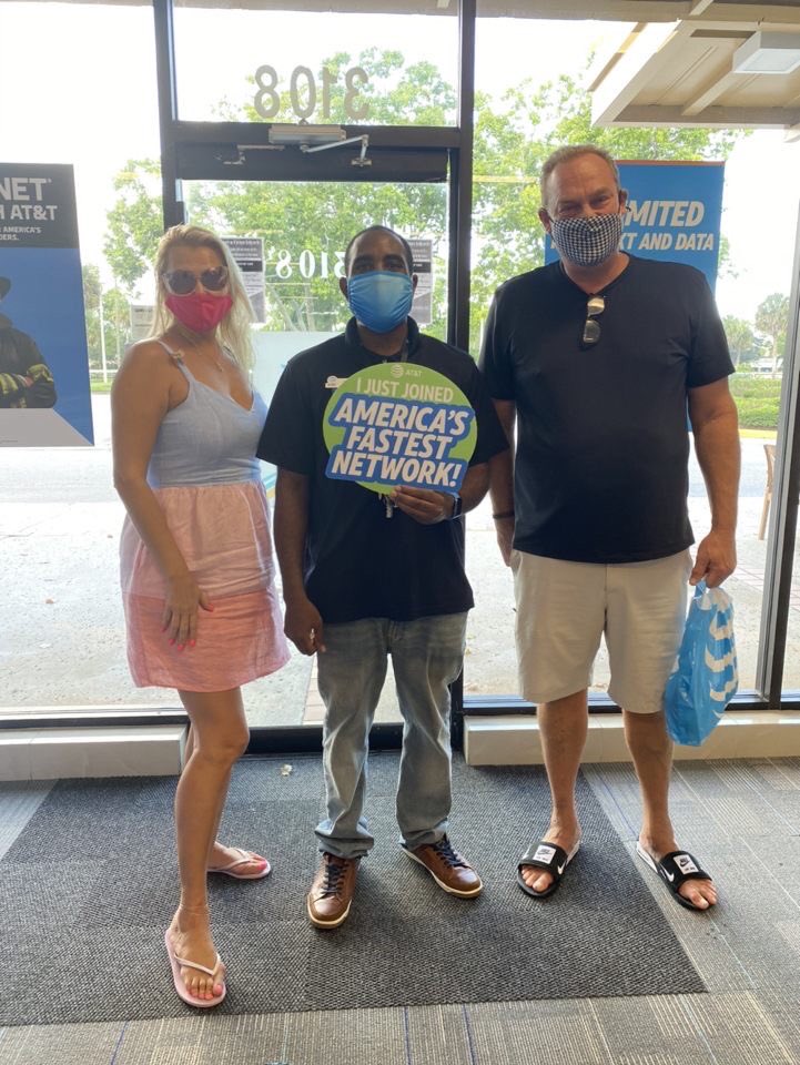 Brian_Rodriguz_'s tweet photo. Bringing smiles across Florida, you just canโt see it under the mask. ๐ท ๐๐ฅณ@One_FLA @jemeFL @USAWireless_ #satisfiedcustomers #allsmiles #ifyounotdemoingyournottrying #hbomax #americasbestnetwork https://t.co/90ZblDvwKM
