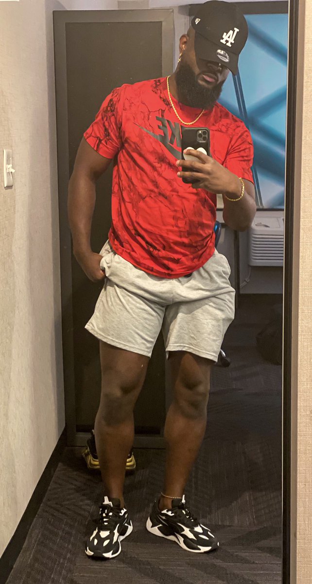 I ain't tryna see the bs but yall can see a Lil thigh. 💯