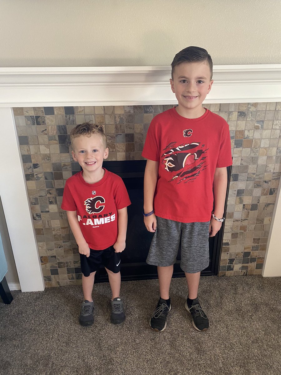 Game Day vibes 🙌🏼Go Flames Go!! 🚨🏒🔥