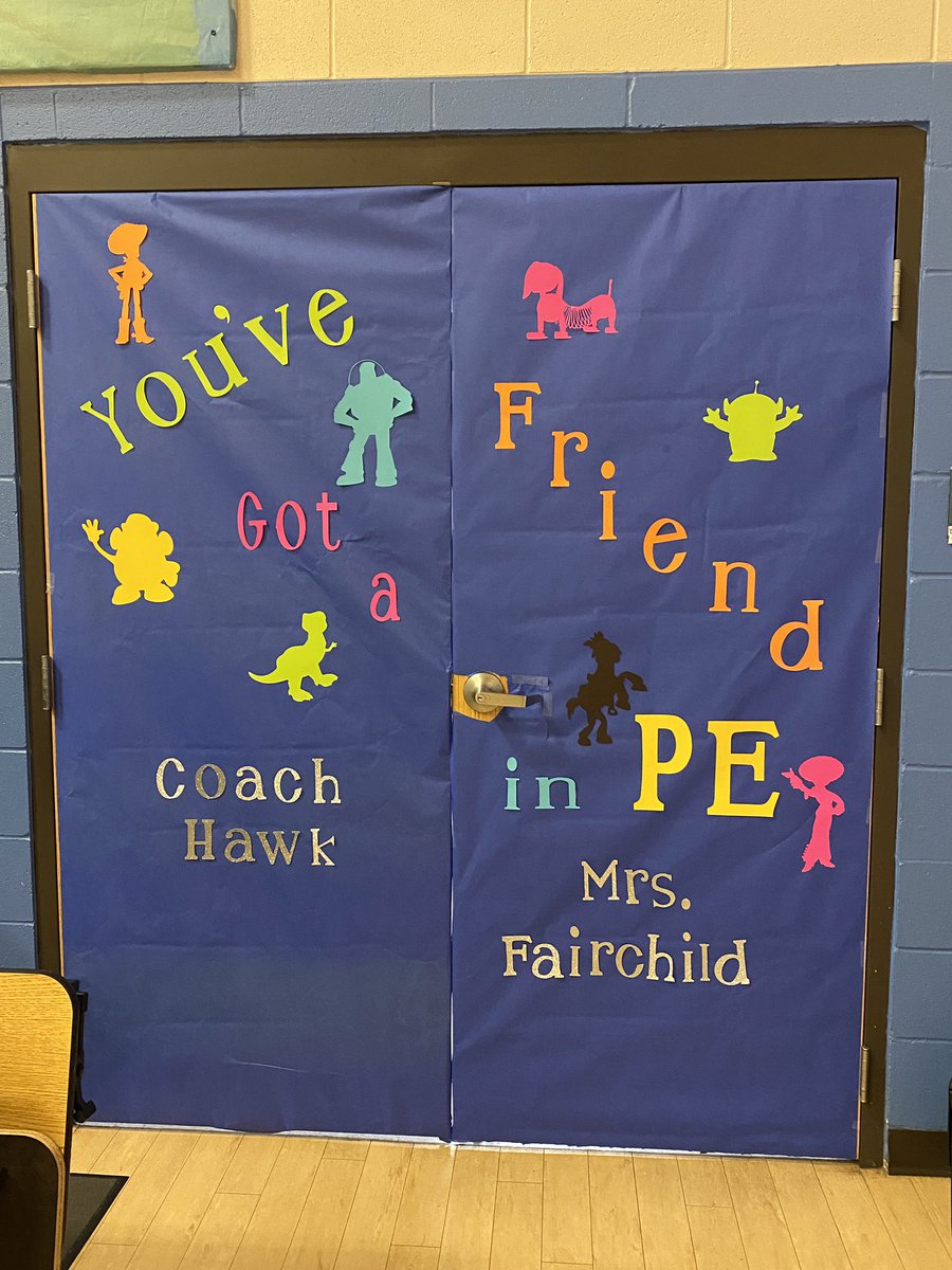 dakotah_hawk's tweet photo. Meet The Teacher was a success!! We are so ready to have our kiddos next week! 🥰 https://t.co/p9OlQED2X7