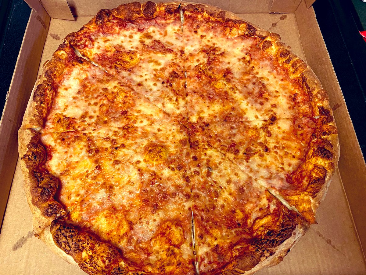 bburgeric's tweet photo. While I wanted Lobster for my birthday dinner, that wasn’t to be. So instead I went with a NY style pie. #pizza https://t.co/RblVm2HDG6
