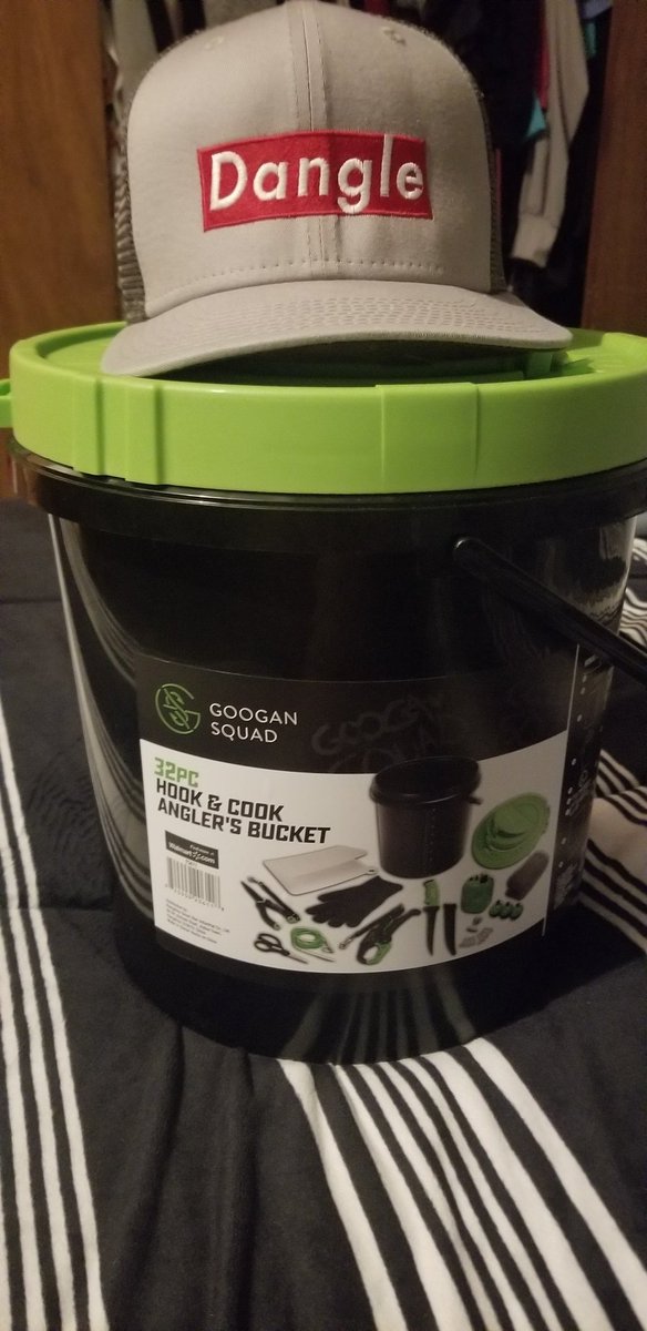 SHEEEEEEEW! went to Flairmart and snagged the last googan squad bucket today now I'm ready to #Dangle <a href="/FishinWithFlair/">Andrew Flair</a>