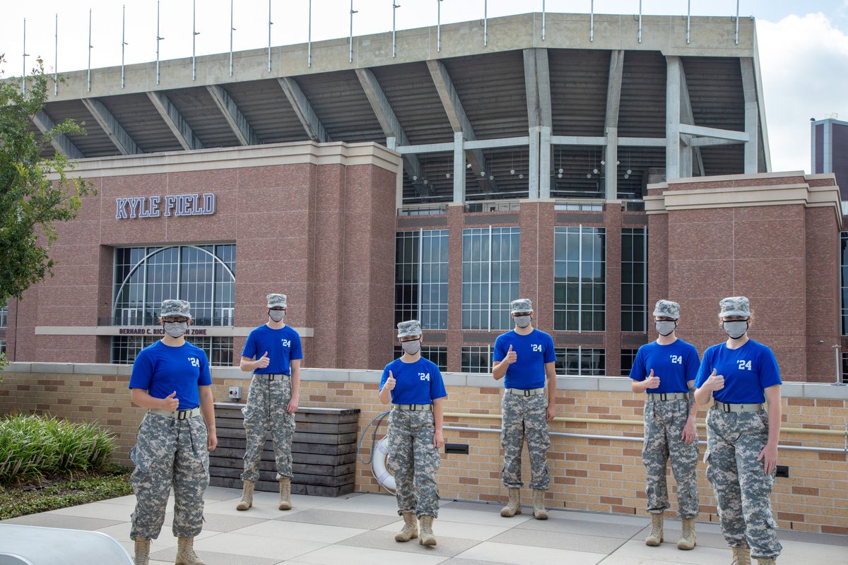 TAMUCommandant's tweet photo. FOW Day 4: FOW marks the first time on @TAMU's campus for many of our fish. Today, our new cadets toured campus with their upperclassmen, to learn about campus. 

Dining--cadets eat in blocks with social distancing and cleaning measures in place. Many thanks to @AggieDining! https://t.co/tK4Dk54Dxr