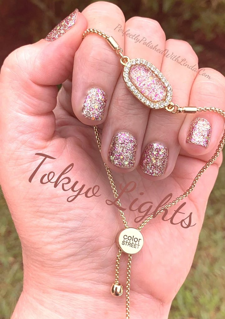 apl0393's tweet photo. Manis in minutes. 😍 So glad I dont have to mess with the salon anymore &amp; can do my nails MANY times (from home) for the same price as once at the salon. Y’all are missing out! No worry of dry time, needing heat, UV lamps or crazy tools. Easy peasy! https://t.co/dr3wrg42KL https://t.co/6cdRyCHpda