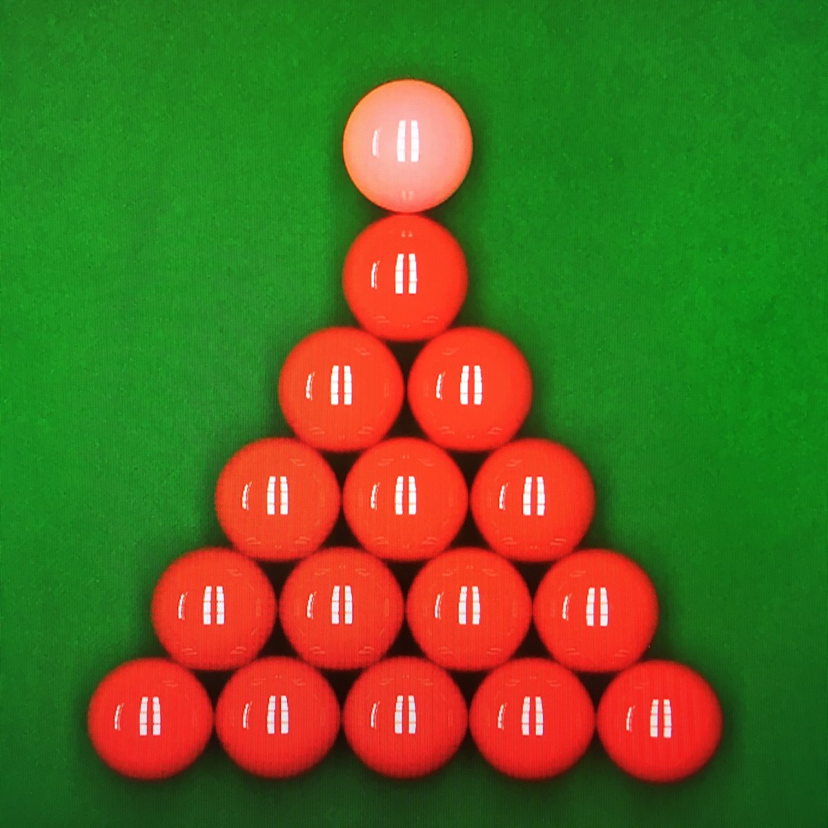 Rfm_Ricardo's tweet photo. “Xmas Tree” #Snooker #EurosportSnooker https://t.co/rBZzz9KkAN