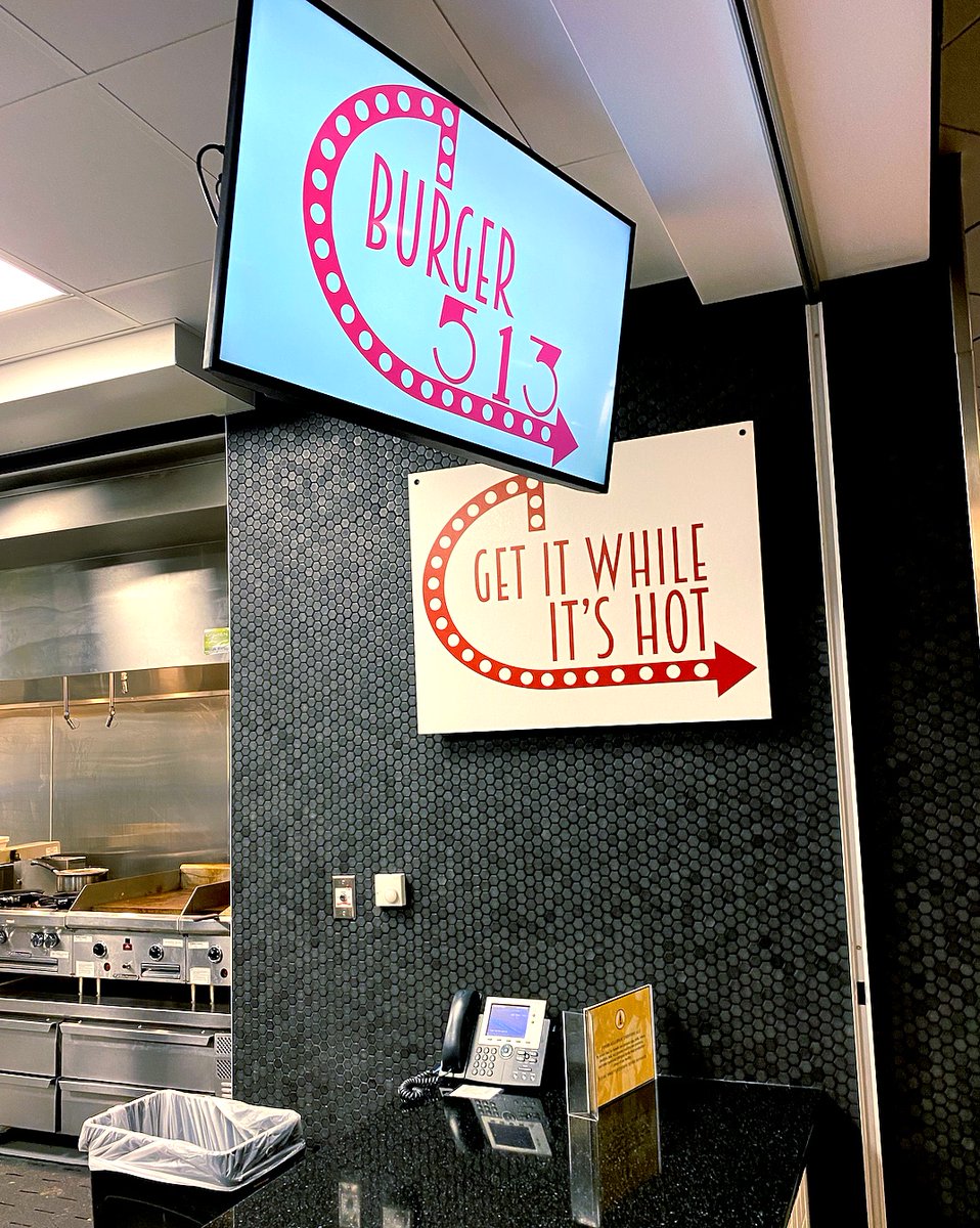 XUAuxServices's tweet photo. Burger 513 is open and ready for you! π #burger513 #gsc #burger #xavieruniversity #mealplan #diningdollars #xaviermobileordering https://t.co/7ntTOlSfGt