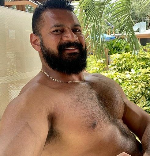 fellow_new's tweet photo. Hot daddy 🔥🔥🔥 https://t.co/j3vtVrfCIx