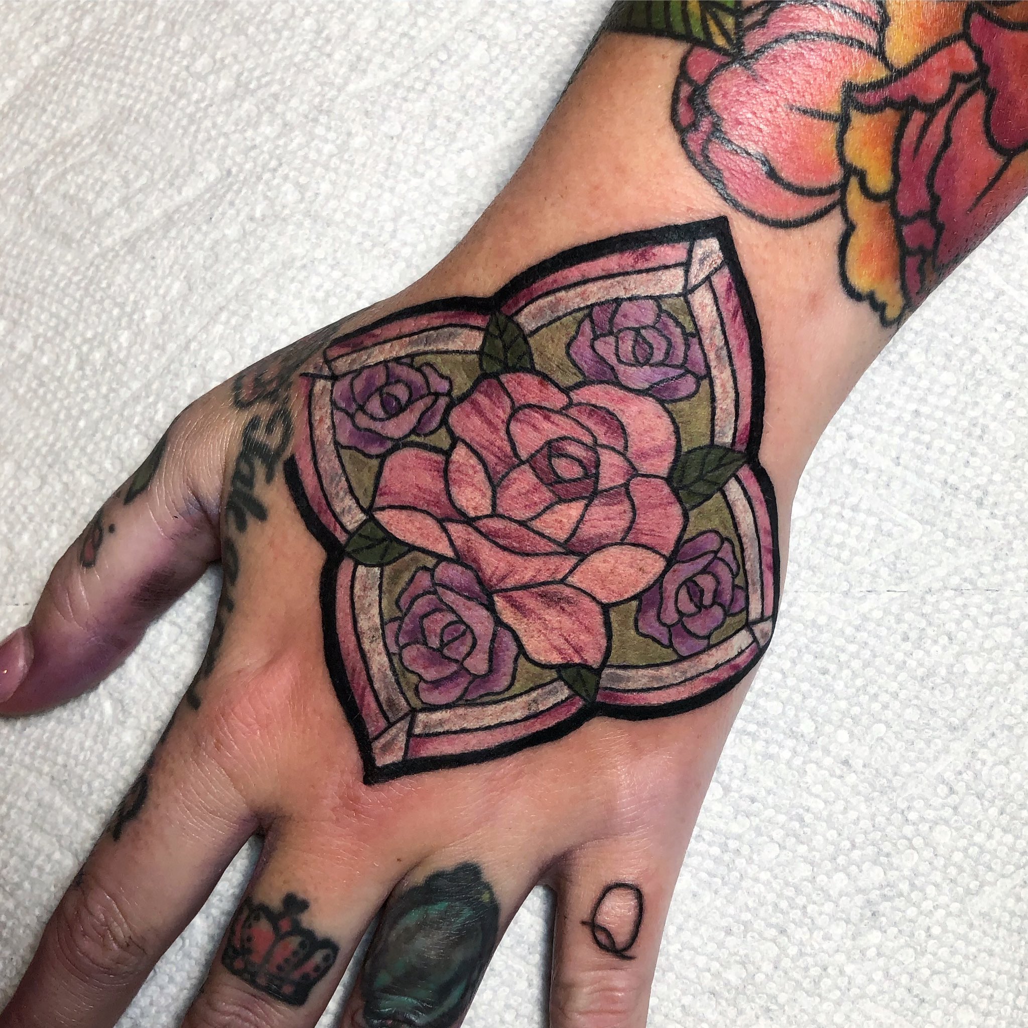 Twitter 上的 Webber Artworks Stained Glass Hand Piece For Brittany Tat Tattoo Tattoos Tattooart Tattsonline Tatted Stainedglass Femaletattooartist Dallas Dallastattoos Texas Texastattoos Rose Rosetattoo Design Art