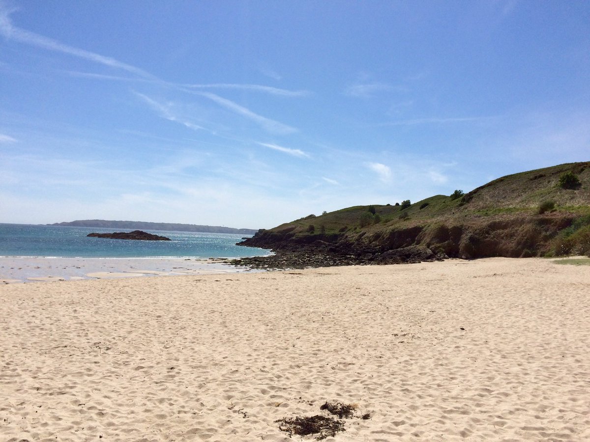 guernseyanne's tweet photo. @PaulJE3 @Alex_Bobsleigh Our #BailiwickBubble is well worth a visit @hermisland #LoveHerm https://t.co/PASqAVA3kZ