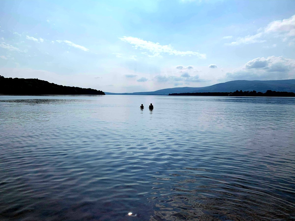 catherinecw90's tweet photo. Perfect week so far! Wild swimming in Loch Lomond and meeting a cheeky, tongue pulling Coo 😊🐮❤🏴󠁧󠁢󠁳󠁣󠁴󠁿 https://t.co/Ss3BnTMvdA