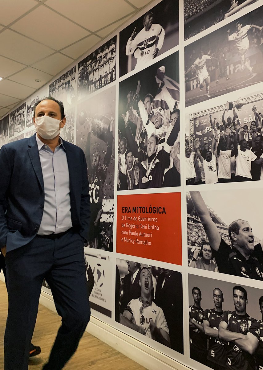 SaoPauloFC's tweet photo. Rogério Ceni e a delegação do @FortalezaEC chegam ao Morumbi. https://t.co/lgCvzpXJzo