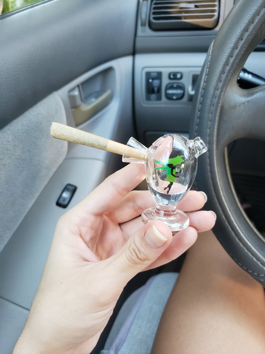ItsPinkieTV's tweet photo. I don't really smoke joints too much but I had to get this for the fairy! But also it's like a joint bong! Cool!
#stonerstuff #MedicalCannabis https://t.co/q9J16R8jZt