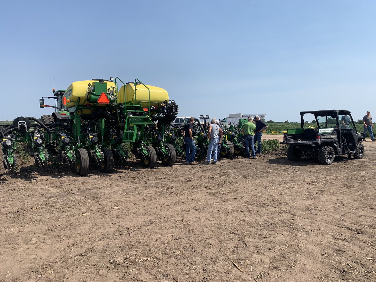 PrairieLandJD's tweet photo. We wrapped up our customer Planter Field days today in McPherson! Again thank you to everyone who took the time to come, we appreciate it!
#fieldday #Prairielandpartners #deliveringtherightsolution https://t.co/KvGwn0wdcX