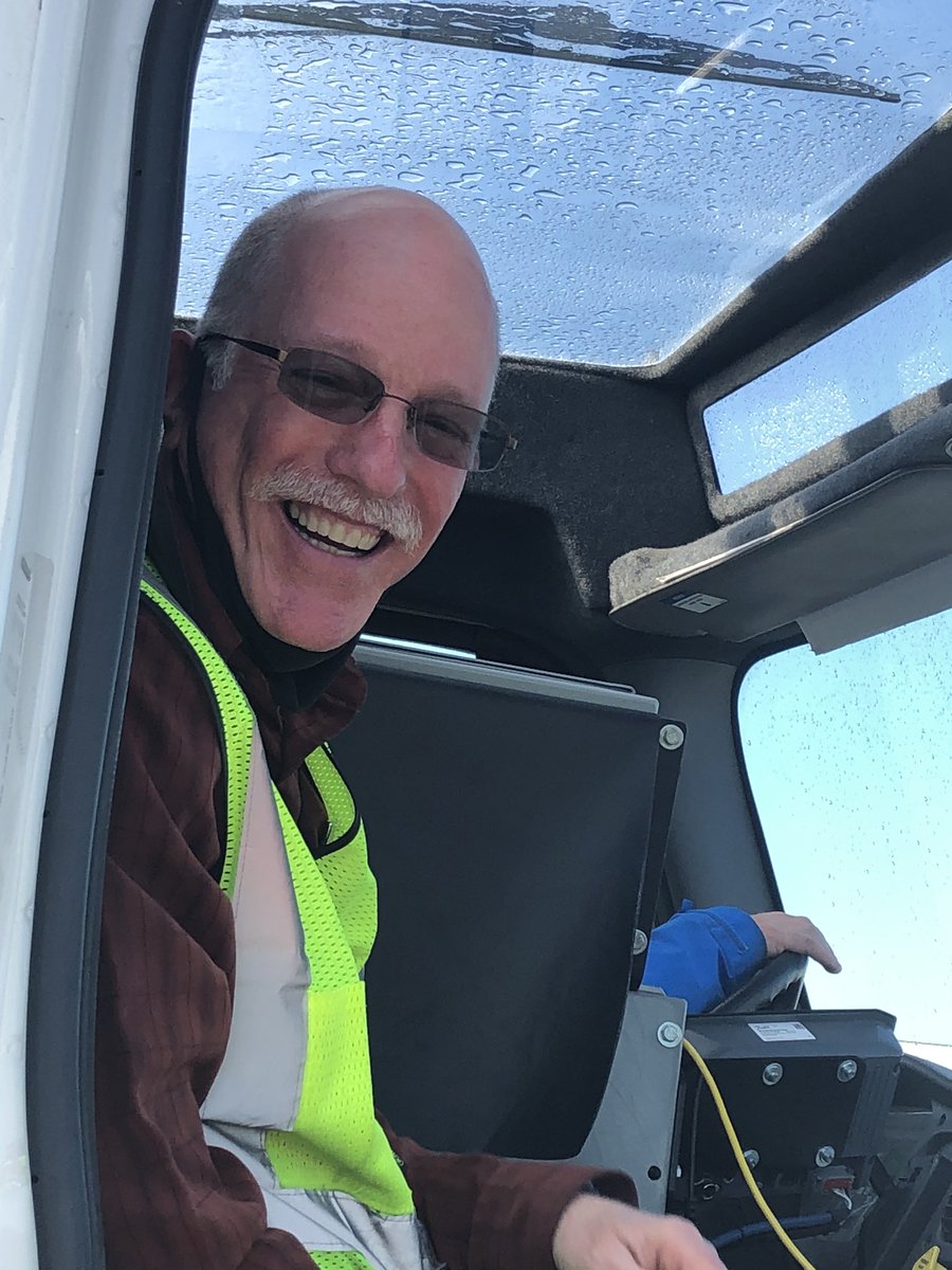 Congratulations Chuck Hart on your second retirement!  Anchorage Gateway Manager Chuck Hart operates a deice truck under an arch of water cannons. Chuck joined UPS in 1999 after retiring from the Navy at the rank of Captain he flew A4’s and CH46’s. Thank you for your service!!