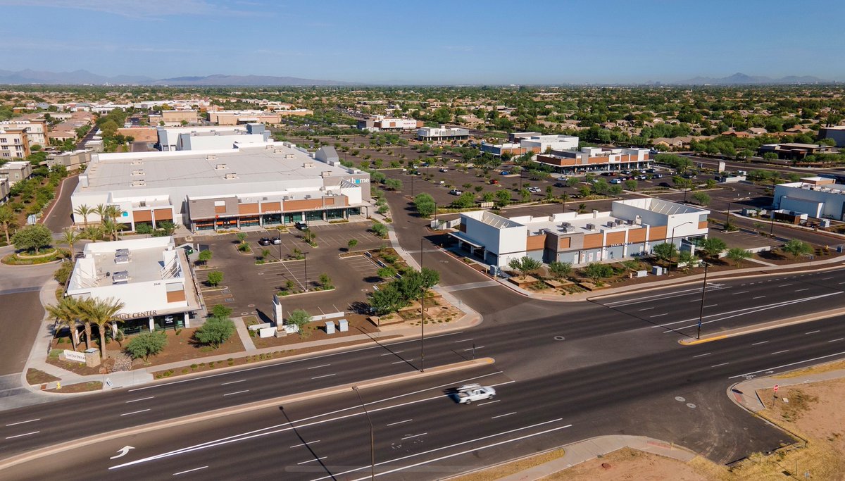 DCBuildingGroup's tweet photo. A lot can happen in two years! Take a look at the before and after photos at the new retail shopping center in Gilbert, Arizona that our team is wrapping up for @RemingtonNV. #buildwithdcbg #SanTanPavilions #retail #development #newconstruction #generalcontractor #contractors https://t.co/gXDSabQ7o3