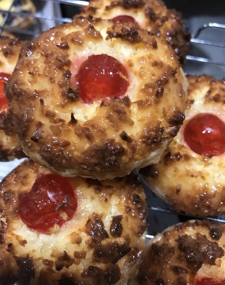 The_Artisan_'s tweet photo. Friday morning at Rhiwbina Farmers Market @RCMAmarkets #gourmetpasteldenata #pasteldenata🇵🇹 https://t.co/AQzDLcoRBD