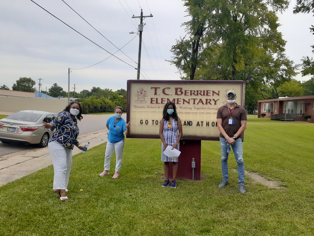 TCBerrien has device delivery rolling! <a href="/CCSElemEd/">CCSElemEd</a>