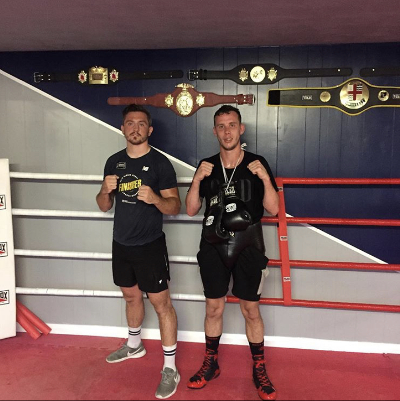 MBridger's tweet photo. Great to be back in the ring after being out for over a year. Thanks for the rounds boys. #boxing #proboxing #sparring #roundsinthebank #boxingfitness #fitness #training #nopainnogain #hurtbusiness. #bangerbridger #cletoreyes #boxinggloves https://t.co/7zgakoxZAf