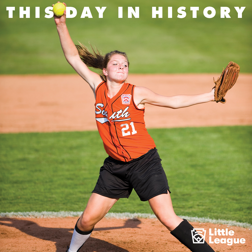 #OTD, former @LSUsoftball and @USASoftball standout @hoovagurl got her first taste of pitching on the big stage, helping her Simpsonville (S.C.) Little League team win the 2008 Little League Softball World Series Championship 🥎🏆! #LLWS #LLAlumni https://t.co/WPnvpPVFtr