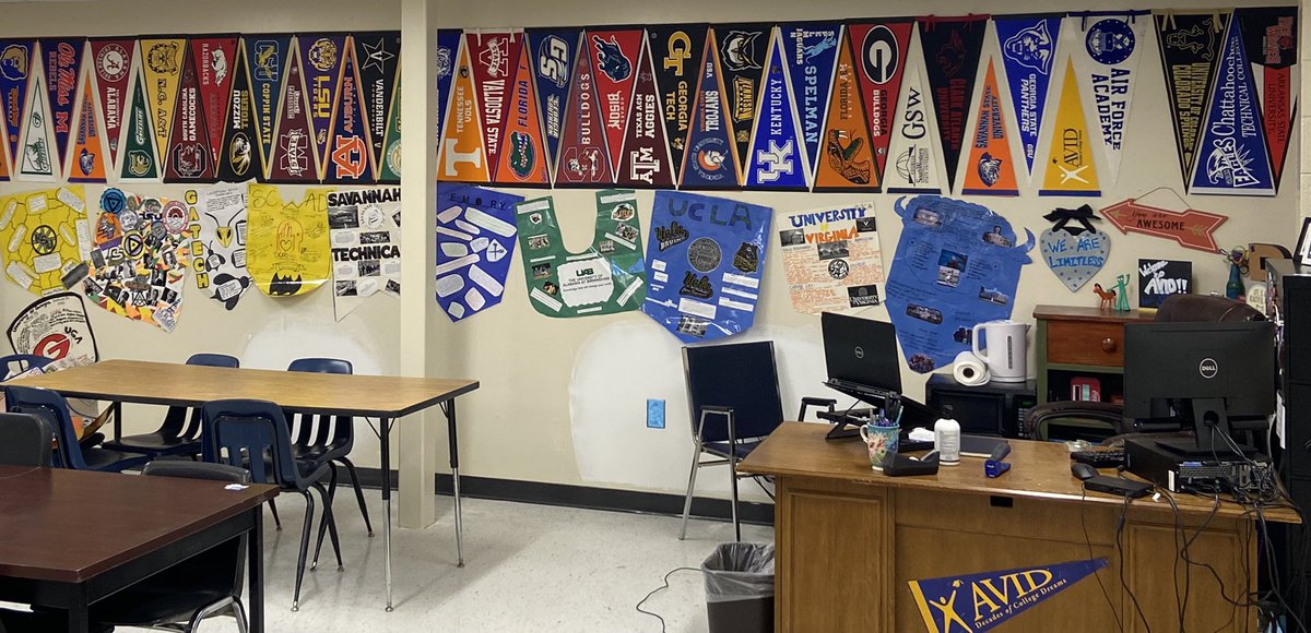 marcia_rizzardi's tweet photo. Beginning school virtual doesnโt mean classrooms wonโt be ready. We want our students in these seats. A special thanks to @RonRizzardi1 for his annual day of service. #CHSAVID #readyforstudents https://t.co/rz3UFiGdph