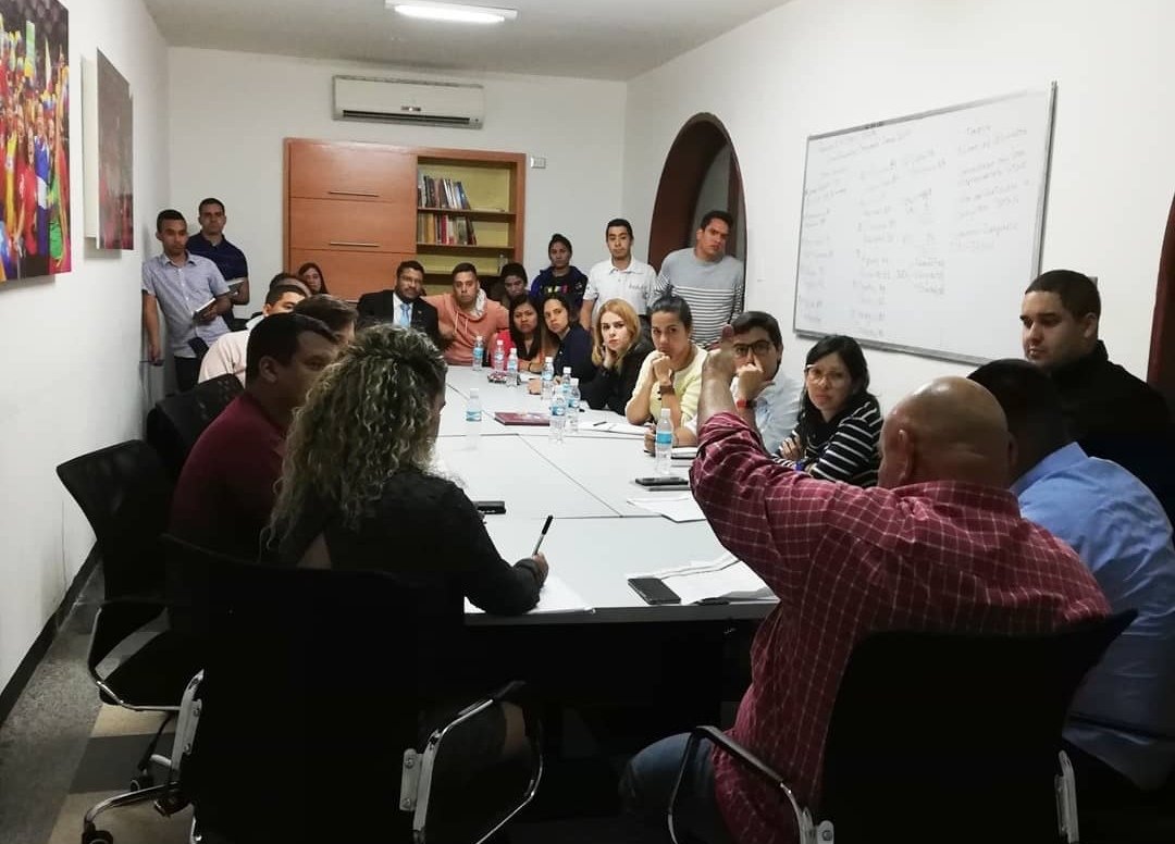 rodbexa's tweet photo. Nuestro viejo, con su espíritu joven, incansable, trabajador, ejemplo para nosotros. Nos toca Recordarlo con la lucha diaria, con el trabajo permanente, con la fuerza y con el amor profundo a nuestra Revolución ❤️ De los imprescindibles. Hasta Siempre Amigo y Camarada Darío Vivas https://t.co/oGMKVf2mzf