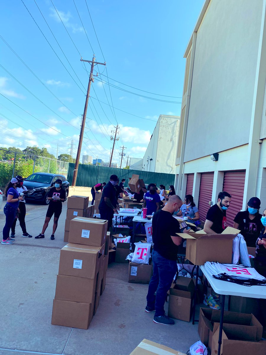 Shout out to our #Houston <a href="/TMobile/">T-Mobile</a> DE&amp;I chapter and the @TmobileTruckHou coming together to assemble #BackToSchool supplies for <a href="/BeaumontISD/">BMTISD</a> <a href="/HoustonISD/">Houston ISD</a> <a href="/AldineISD/">Aldine ISD</a> and the <a href="/bgcghouston/">Boys & Girls Clubs of Greater Houston</a>! Can’t wait to see these kids faces, when they receive! #TexasDNA #SouthNeverSettles