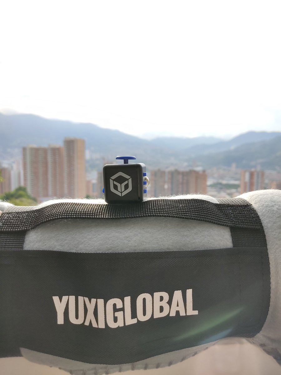 JonathanMG7's tweet photo. I'm in love with the gift, thank you @YuxiGlobal ❤️
#amazingplacetowork #lovewhatwedo https://t.co/mo3pG7bvrl
