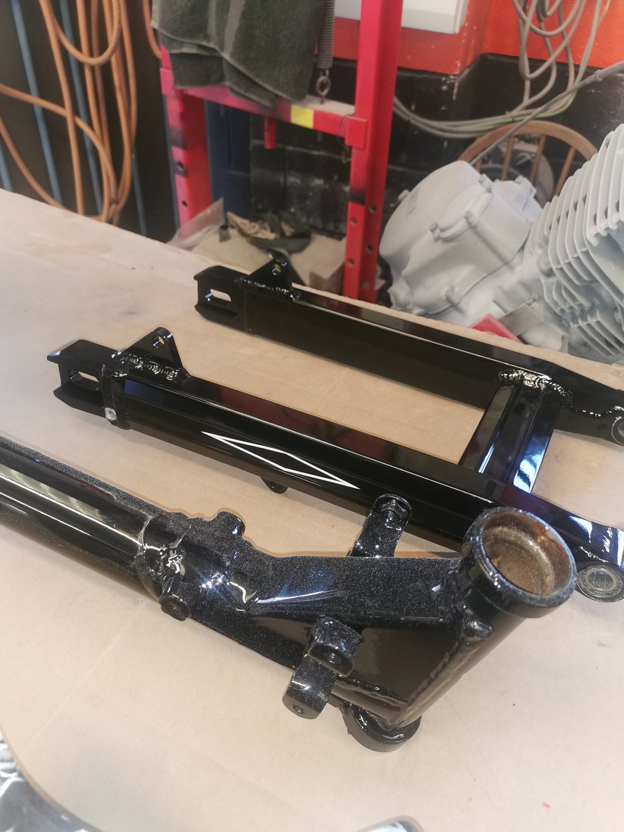 Linksmc's tweet image. A sneak peak of the street cub project #linksmotorcycles #vale_paints 
Awsome job by Vale Paints in Mansfield anything you need, painting, polishing, dipping or powder coating give them a call