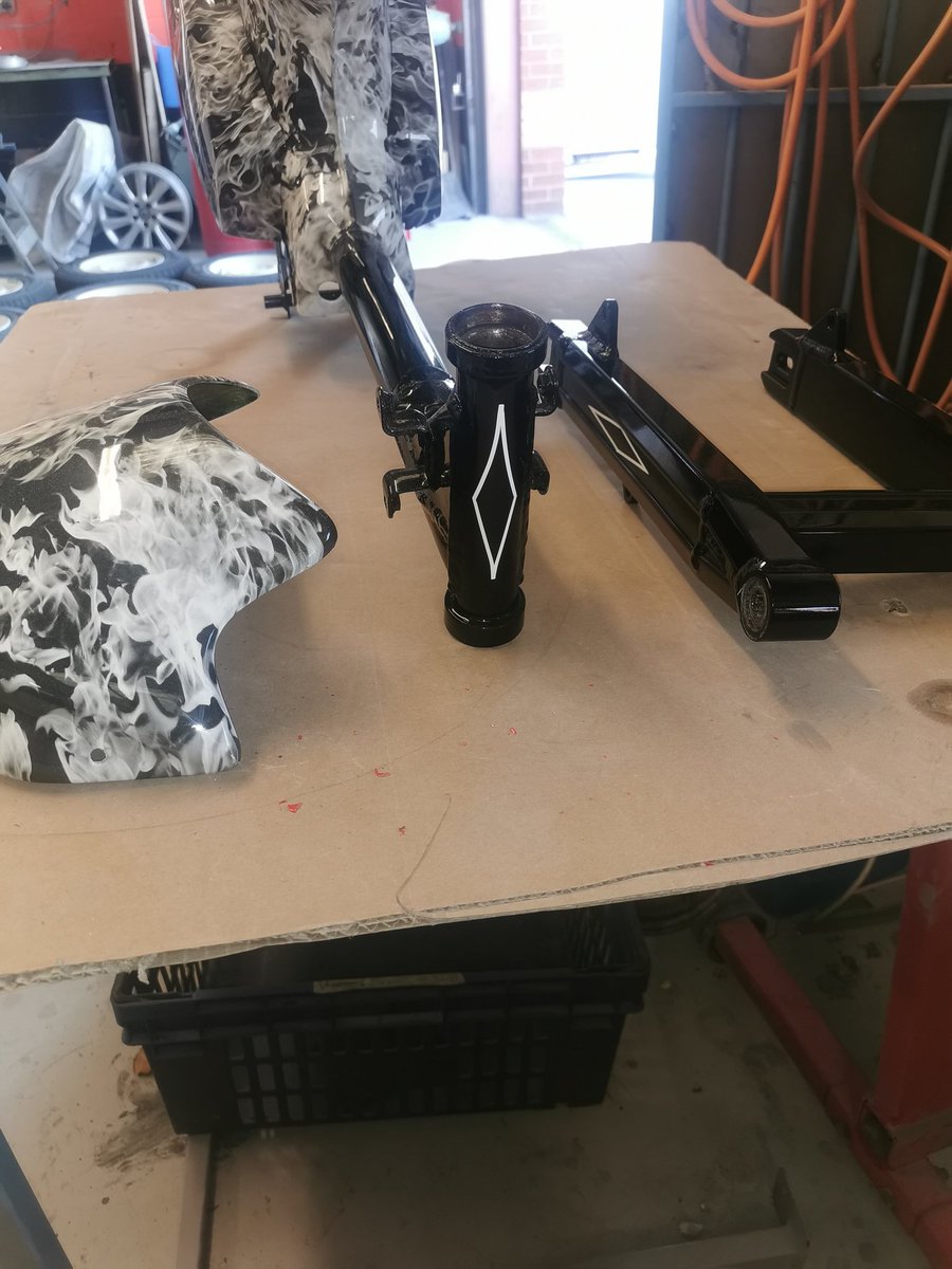 Linksmc's tweet image. A sneak peak of the street cub project #linksmotorcycles #vale_paints 
Awsome job by Vale Paints in Mansfield anything you need, painting, polishing, dipping or powder coating give them a call