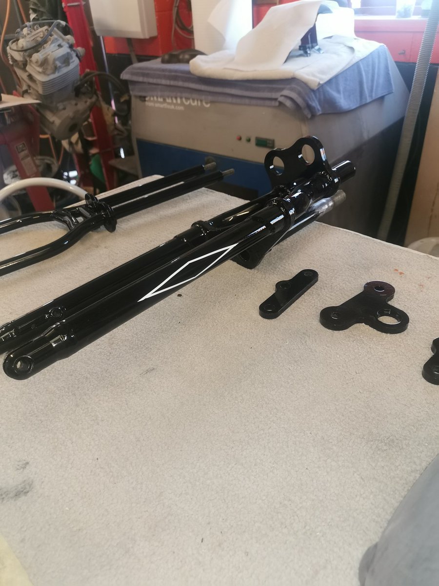 Linksmc's tweet image. A sneak peak of the street cub project #linksmotorcycles #vale_paints 
Awsome job by Vale Paints in Mansfield anything you need, painting, polishing, dipping or powder coating give them a call