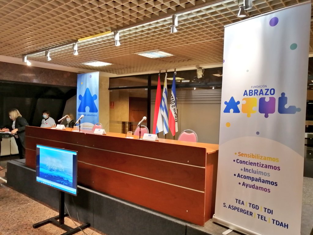 Parlamento_UY's tweet photo. ⏱️ En minutos comienza el lanzamiento de la Fundación @AzulAbrazo desde la Sala Acuña de Figueroa del Edificio José Artigas.

¡Sumate por Zoom!
👉 ID: 222-669-9596. https://t.co/uWYUUnQ0PH