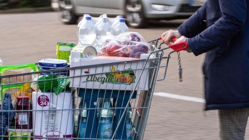 Schiebt die Mehrwertsteuersenkung wie erhofft den Konsum an, und wird sie an die Verbraucher weitergegeben? Erste Hinweise gibt die Entwicklung der Inflation im Juli. morgenpost.de/wirtschaft/art…