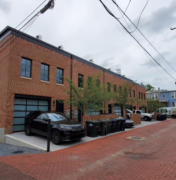 ScottRobertsDC's tweet photo. the architecture firm of the five alley-bound new construction #BealeSquare rowhouses at 131-139 W Street NW in #BloomingdaleDC (developed by Miller Development) is @CunninghamQuill
@WashingtonDCAIA https://t.co/ltkm3EZtHF
https://t.co/p9ScziAKag https://t.co/73Gw0swsHO