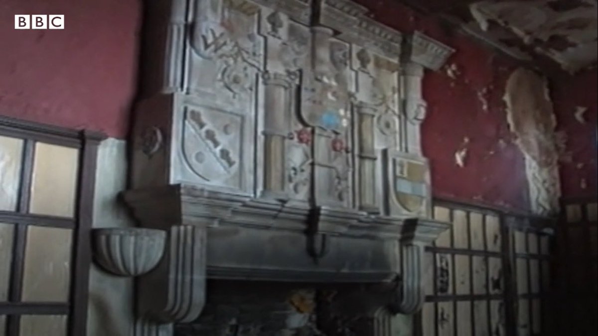 Gwrych_Castle's tweet photo. Can anyone help us find items stolen from the castle? Windows, stained glass, fireplaces, doors and other fittings were all asset stripped in the mid-1990s #gwrychcastle #abergele #conwy #northwales #historic #buildings #marblestaircase #stainedglass #gothicwindows https://t.co/2U7mwDexY8