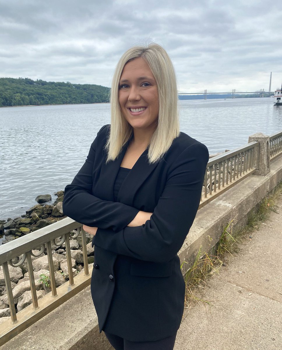 HaleyMack9's tweet photo. Excited to announce that I’m officially a licensed Real Estate Agent joining the wonderful Housley Homes Team in MN with Keller Williams Premier Realty! 🏠 The chapter to new beginnings✨ https://t.co/vqkgpI5Oku