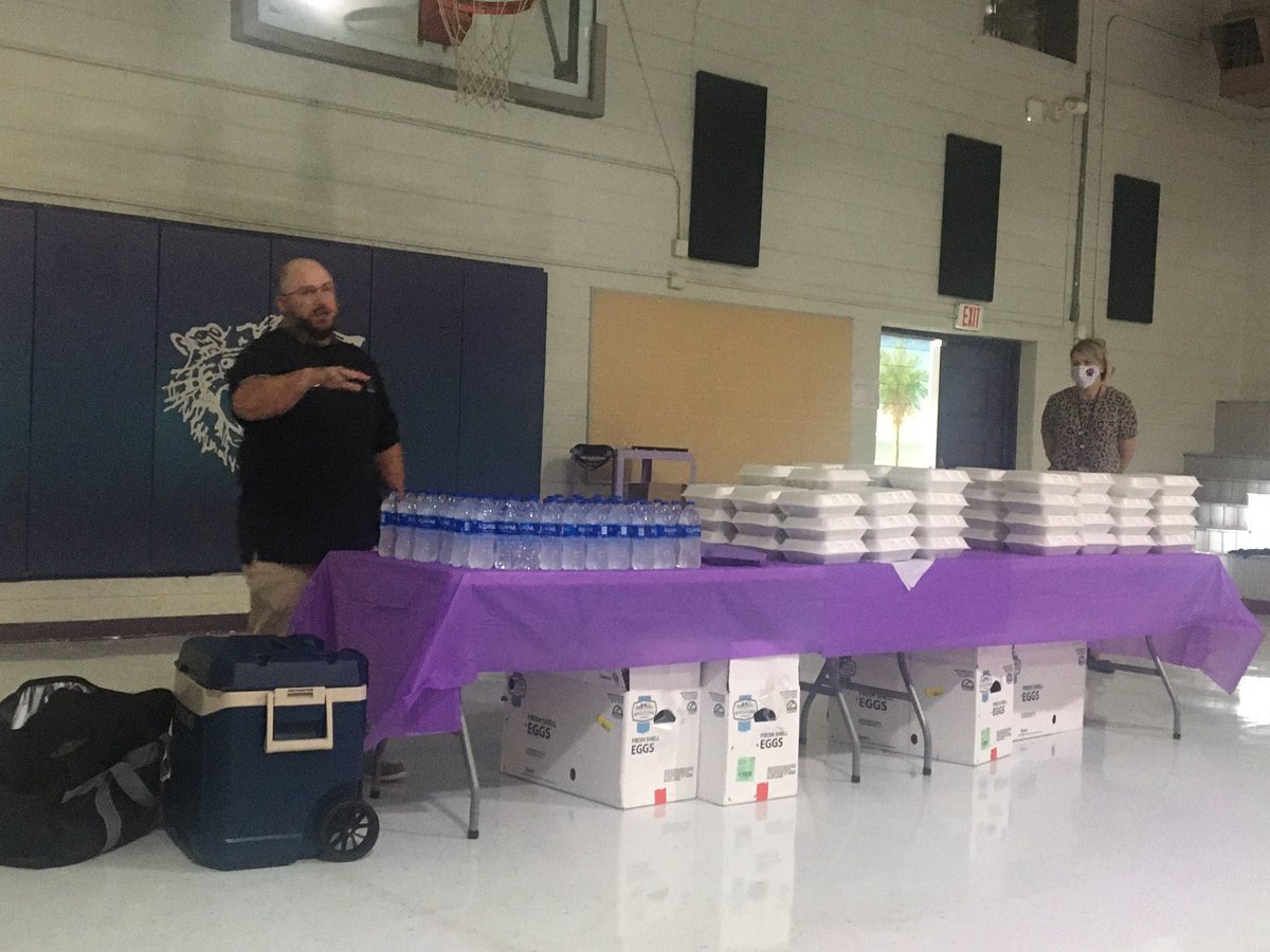 Thank you so very much to our community partner, Radius Church, and <a href="/JBettis3/">Trey Shealy</a> for bringing lunch and a word of encouragement to all SES faculty and staff today. A full tummy and soul on training day was just what we needed to help us push through.
#OneSaluda <a href="/saludaschools/">SaludaCountySchools</a>