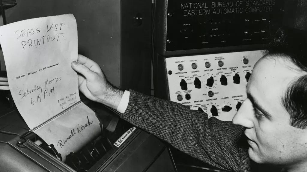 WebComboGamer's tweet photo. El pasado martes falleció de alzheimer a los 91 años en su casa de Portland el informático Russell A. Kirsch, considerado "el padre del pixel". #Historia #Pixel #RussellKirsch https://t.co/E8elTERhaK https://t.co/JDP96vw80e