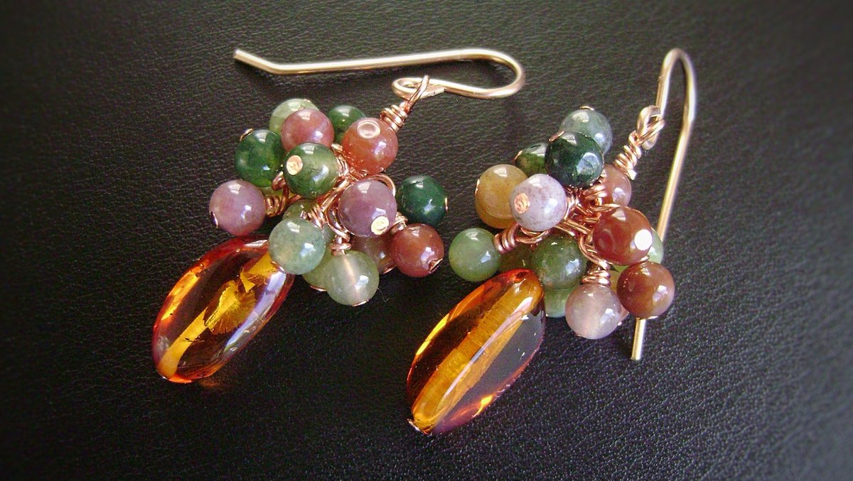 MariesGems's tweet photo. Beautiful earrings for late summer & fall in #MariesGems #GoImagine shop. Genuine #Amber topped with a multicolor #FancyJasper cluster. #RoseGold Filled ear wires. 1.5"Lx.75"W #FreeShipping #Earthtones #Handmade4Good #AutumnJewelry #WireWrapped #Handmade
https://t.co/BAzjZ0XbpE https://t.co/E6W2ocZ8CK